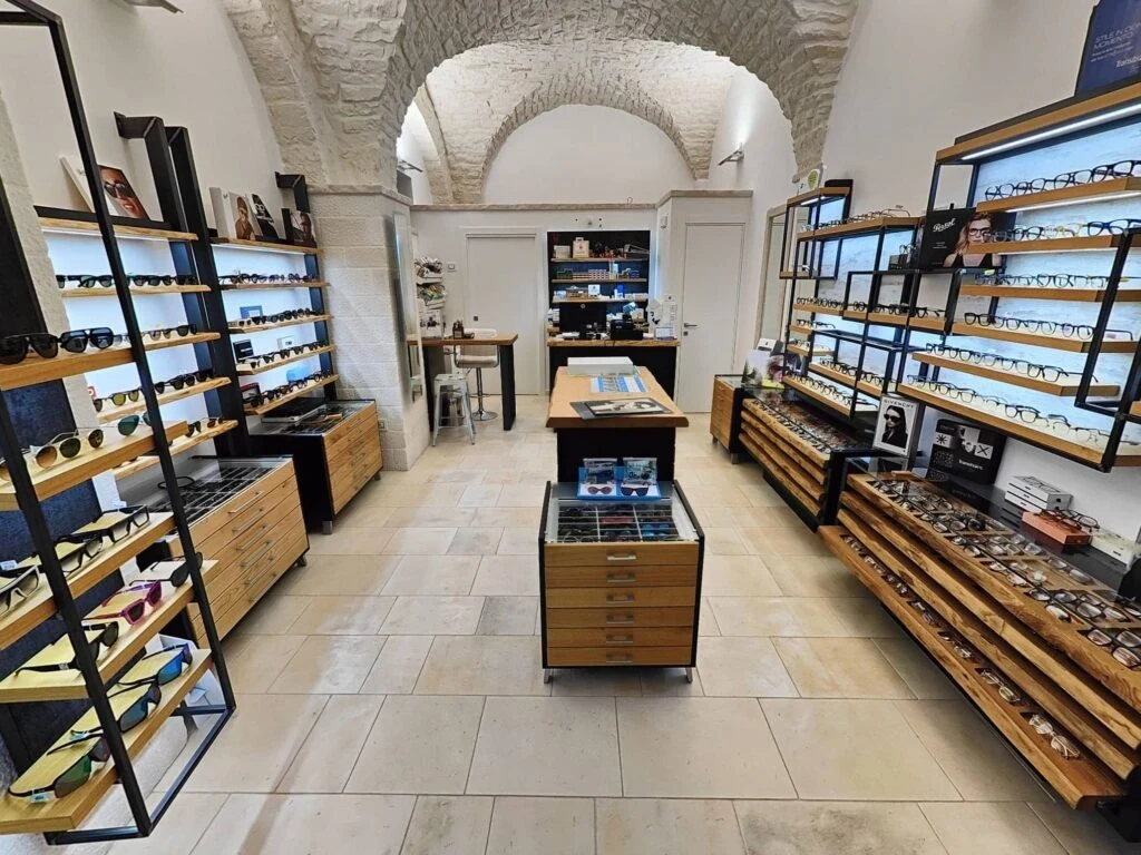 Negozio Ottica Mola a Cisternino