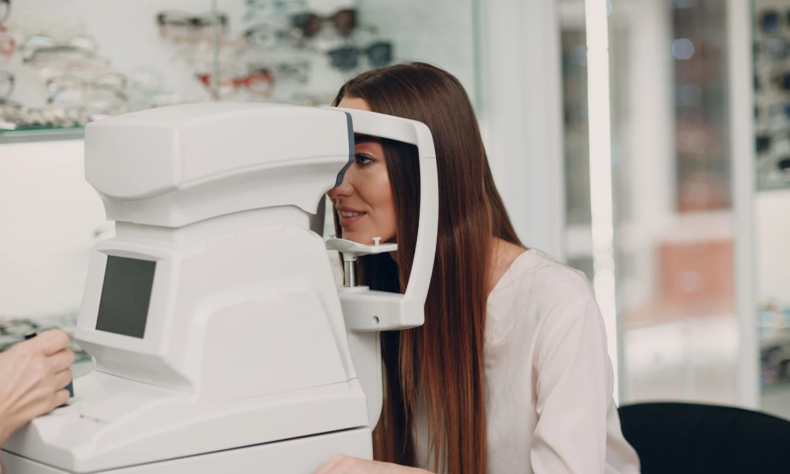Misurazione della vista presso Ottica Mola